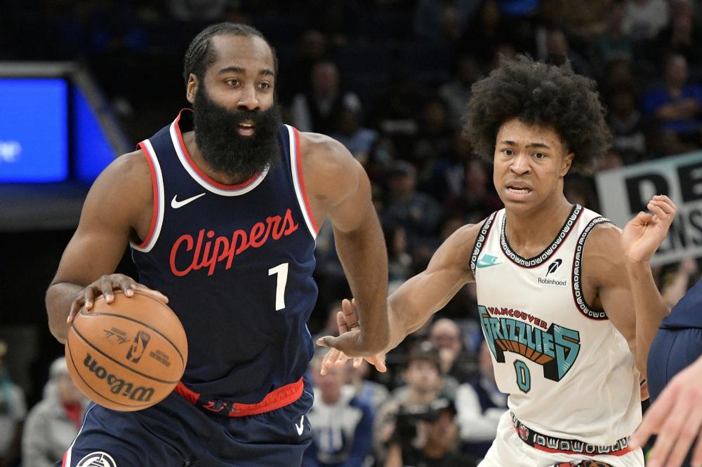 她以自己的 她以自己的